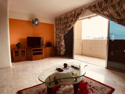 Blk 705 Hougang Avenue 2 (Hougang), HDB Executive #194808102